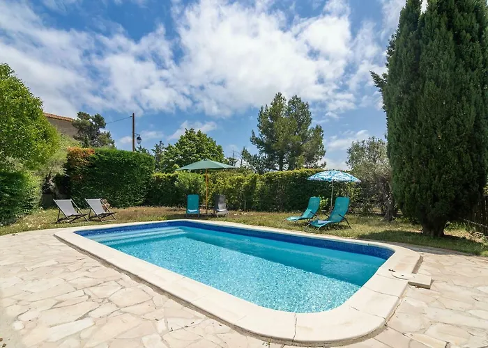 Vila In With Pool & Views