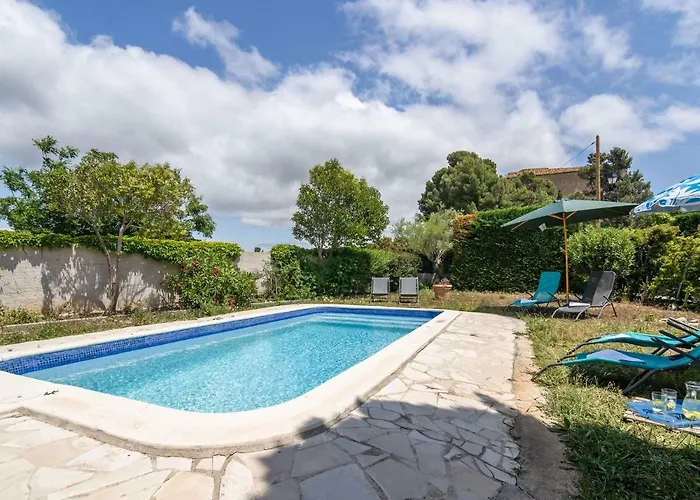 In With Pool & Views *